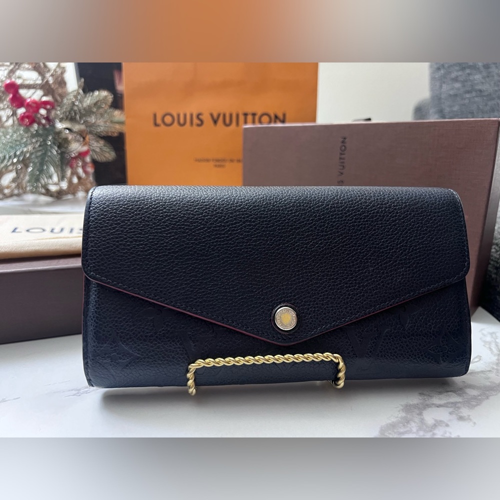 ⚡️⚡️⚡️Sale!🎁 Authentic LV Sarah Wallet Empreinte Leather in Marine Blue💙